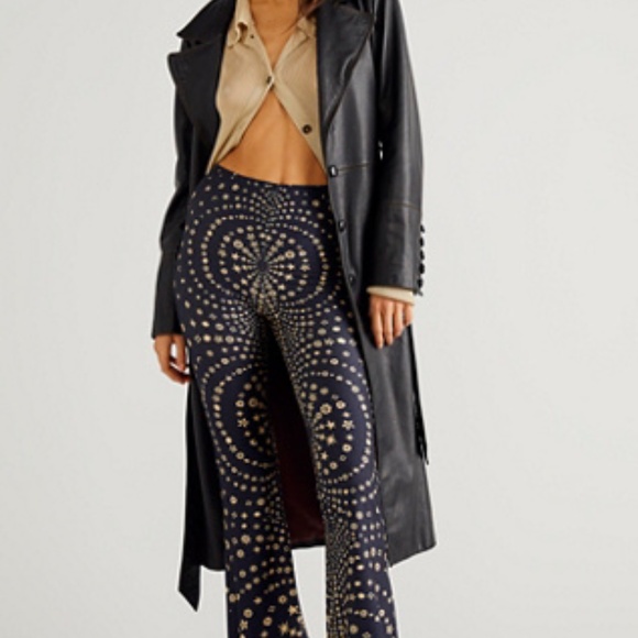 Novella Royale Pants - Novella Royale The Janis Printed Bells - Black Star & Floral Print